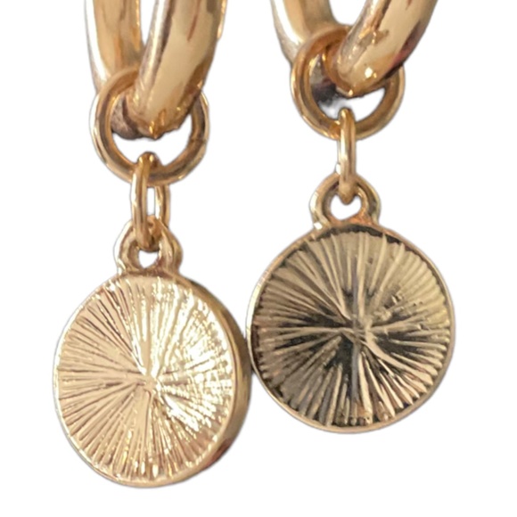 New SMILE 😃 Earrings Gold Tone fun and sparkly Pierced Ears - Picture 3 of 6